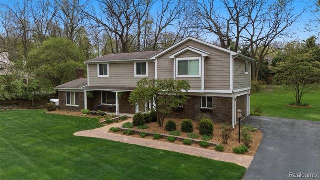 5105 Mohawk Avenue, Independence Charter Township, MI 48348