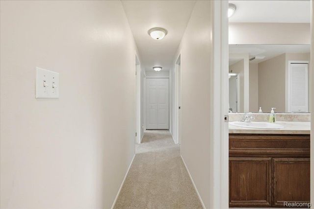 5105 Mohawk Avenue, Independence Charter Township, MI 48348
