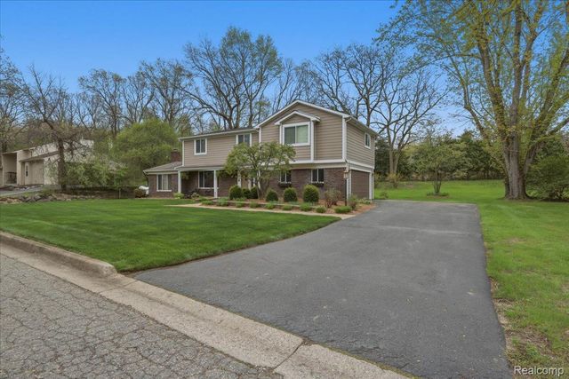 5105 Mohawk Avenue, Independence Charter Township, MI 48348