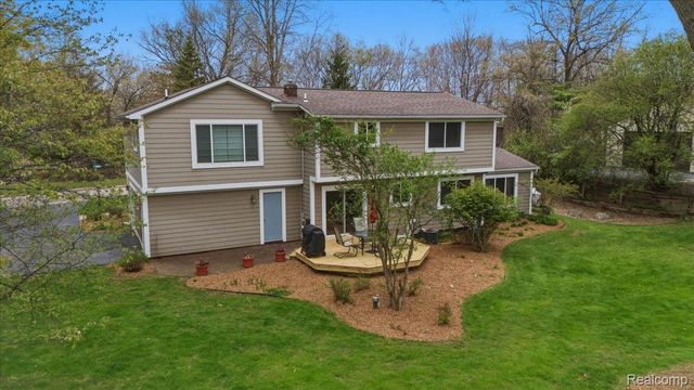 5105 Mohawk Avenue, Independence Charter Township, MI 48348