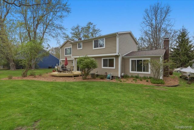 5105 Mohawk Avenue, Independence Charter Township, MI 48348