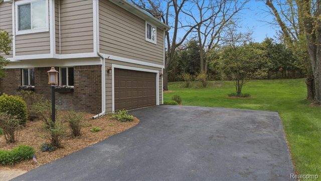 5105 Mohawk Avenue, Independence Charter Township, MI 48348