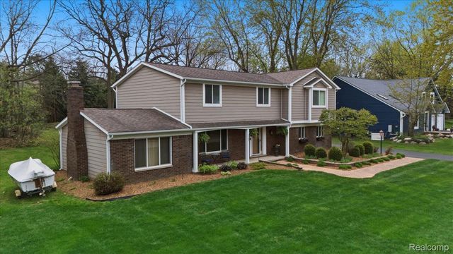 5105 Mohawk Avenue, Independence Charter Township, MI 48348