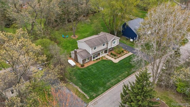 5105 Mohawk Avenue, Independence Charter Township, MI 48348