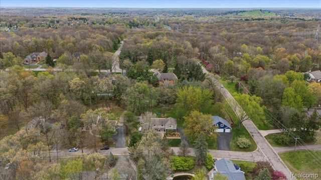 5105 Mohawk Avenue, Independence Charter Township, MI 48348