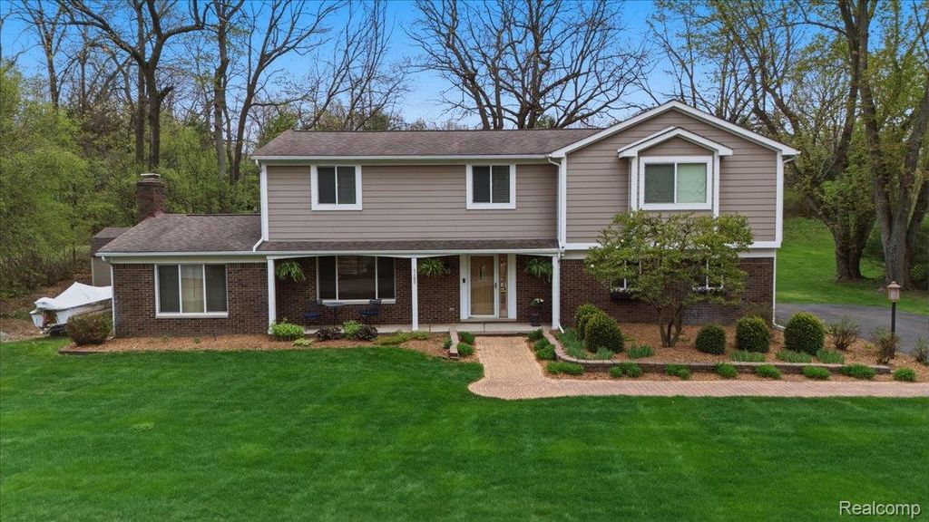 5105 Mohawk Avenue, Independence Charter Township, MI 48348