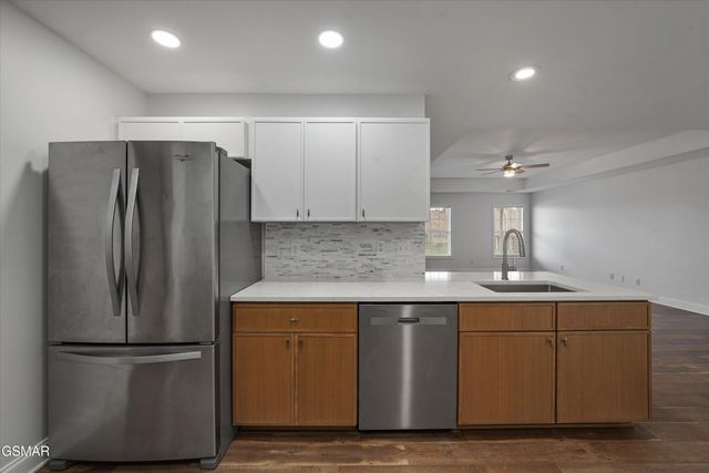 200 Flora Drive, Lenoir City, TN 37771