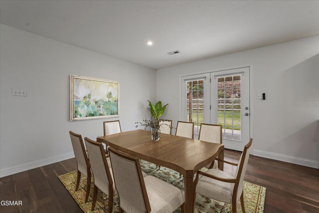 200 Flora Drive, Lenoir City, TN 37771