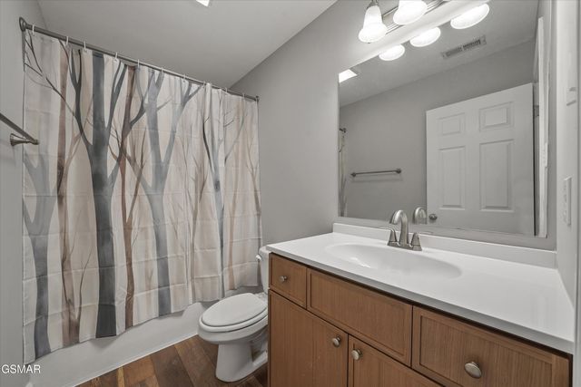 200 Flora Drive, Lenoir City, TN 37771