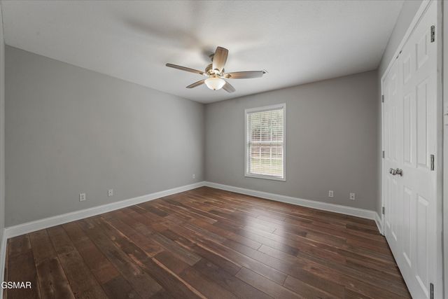 200 Flora Drive, Lenoir City, TN 37771