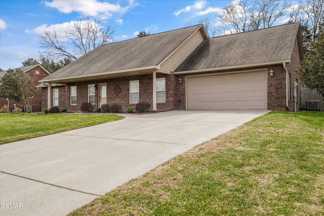 200 Flora Drive, Lenoir City, TN 37771