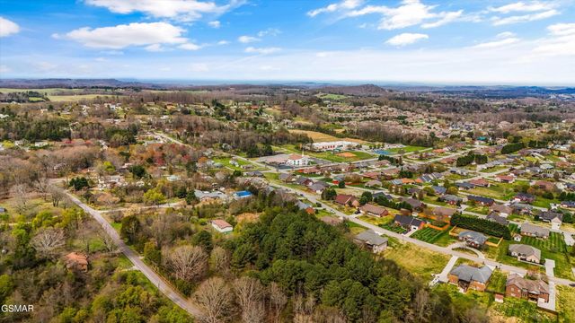 200 Flora Drive, Lenoir City, TN 37771