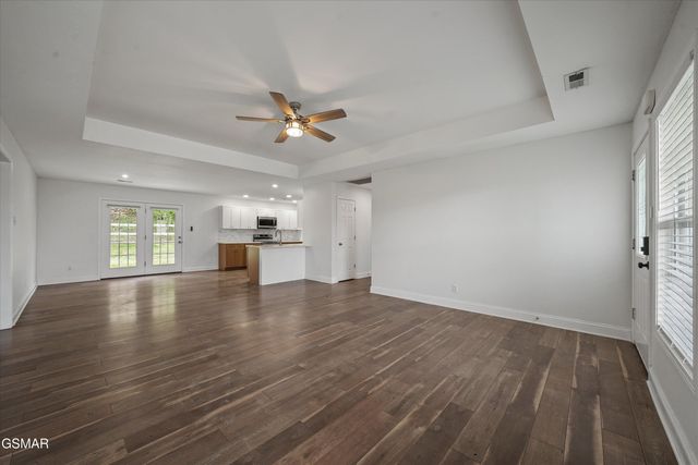 200 Flora Drive, Lenoir City, TN 37771