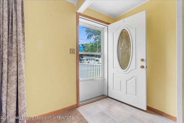 823 Pleasant Street, Grand Ledge, MI 48837