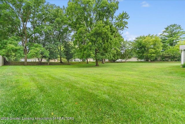 823 Pleasant Street, Grand Ledge, MI 48837