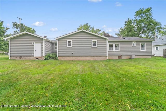 823 Pleasant Street, Grand Ledge, MI 48837