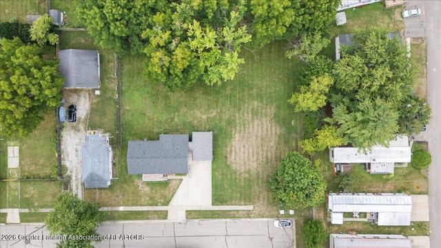 823 Pleasant Street, Grand Ledge, MI 48837