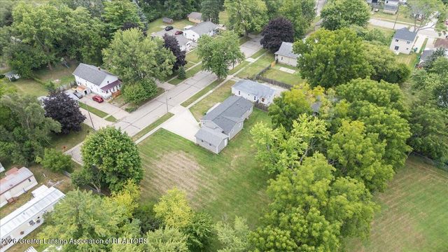 823 Pleasant Street, Grand Ledge, MI 48837