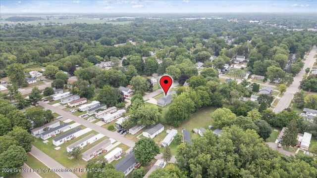 823 Pleasant Street, Grand Ledge, MI 48837