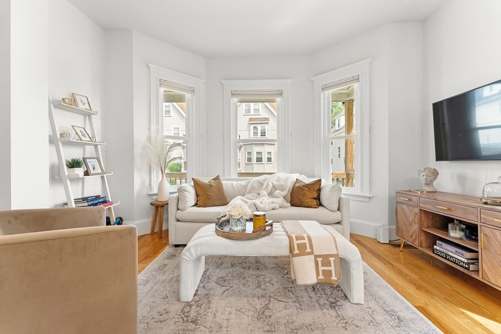 54 Bloomfield St 1, Boston, MA 02124