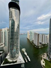 200 Biscayne Boulevard Way 3907, Miami, FL 33131