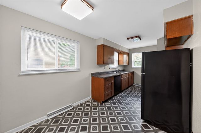 3617 W Siebenthaler Avenue, Harrison Twp, OH 45406