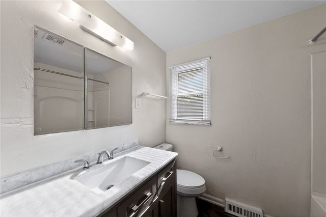 3617 W Siebenthaler Avenue, Harrison Twp, OH 45406