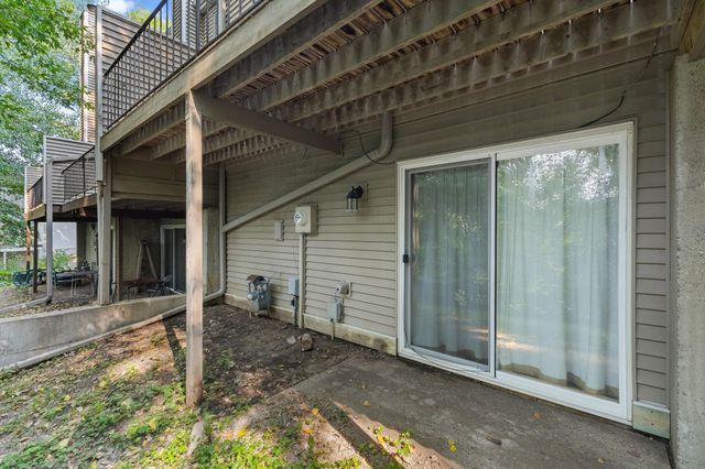 6684 Gretchen Lane N, Oakdale, MN 55128