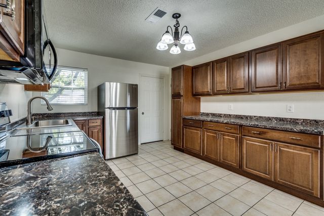 116 N 12th Street B, Midlothian, TX 76065