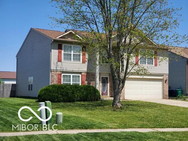 7723 Crooked Meadows Drive, Indianapolis, IN 46268