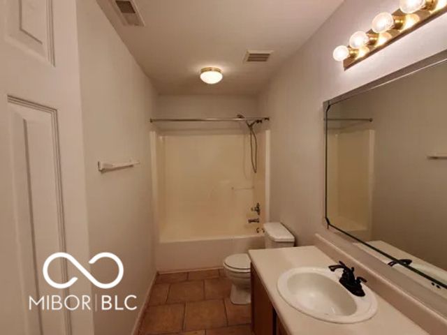 7723 Crooked Meadows Drive, Indianapolis, IN 46268