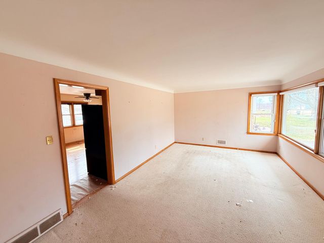 1186 Larpenteur Avenue E, Saint Paul, MN 55109