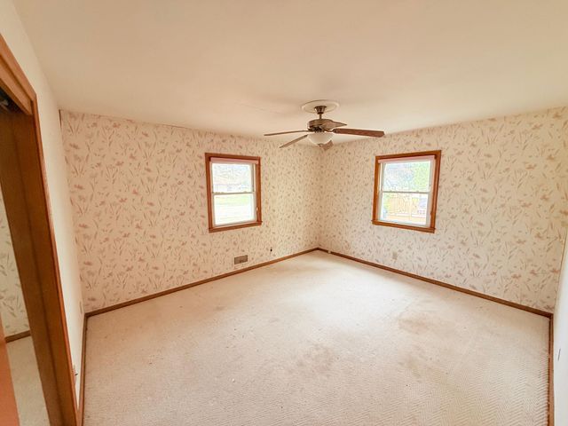 1186 Larpenteur Avenue E, Saint Paul, MN 55109
