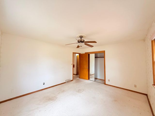 1186 Larpenteur Avenue E, Saint Paul, MN 55109
