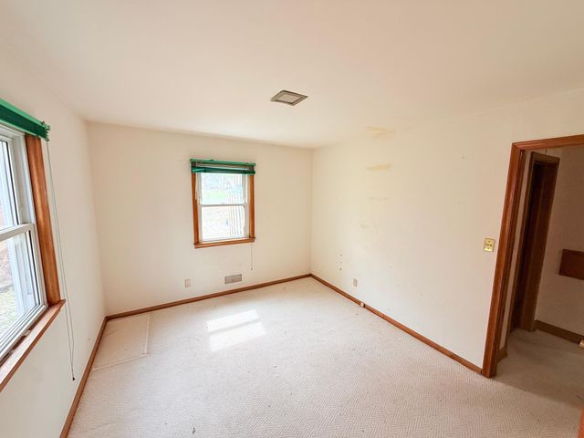 1186 Larpenteur Avenue E, Saint Paul, MN 55109