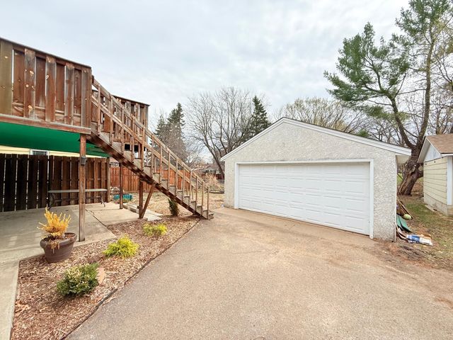 1186 Larpenteur Avenue E, Saint Paul, MN 55109