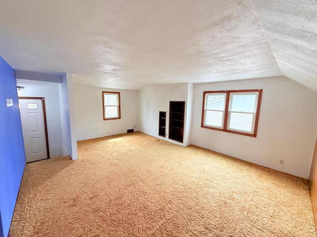 1186 Larpenteur Avenue E, Saint Paul, MN 55109