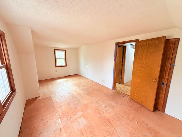 1186 Larpenteur Avenue E, Saint Paul, MN 55109