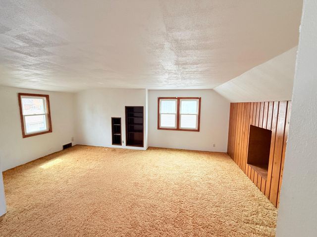 1186 Larpenteur Avenue E, Saint Paul, MN 55109