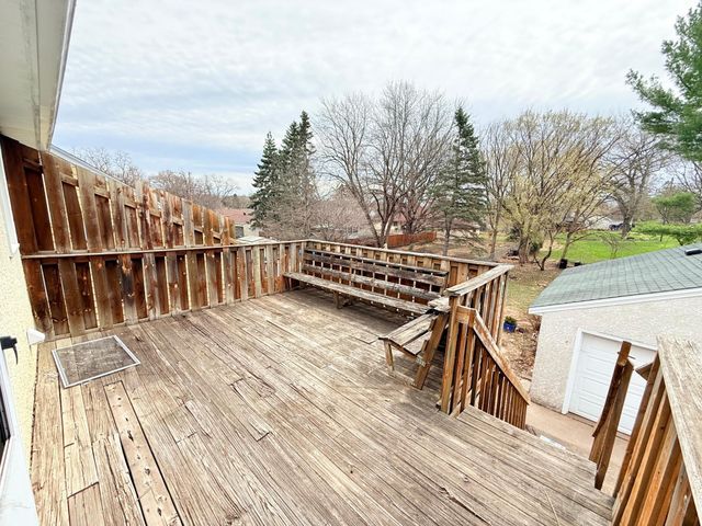 1186 Larpenteur Avenue E, Saint Paul, MN 55109