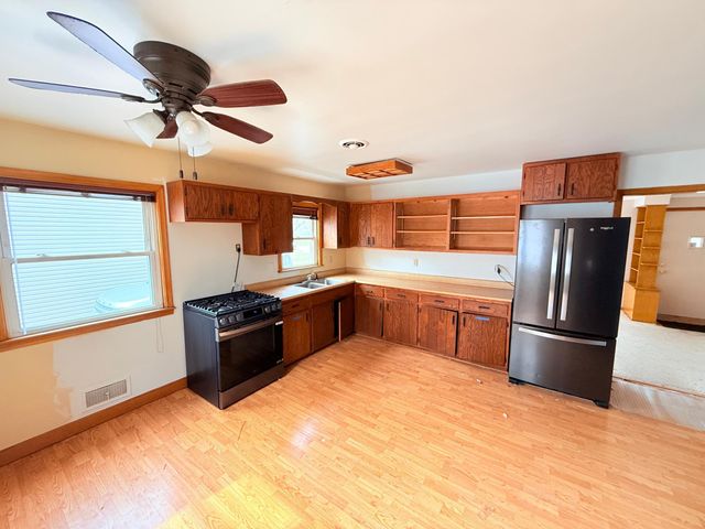 1186 Larpenteur Avenue E, Saint Paul, MN 55109