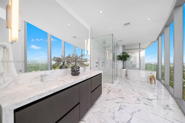 175 SE 25th Road PH4001, Miami, FL 33129