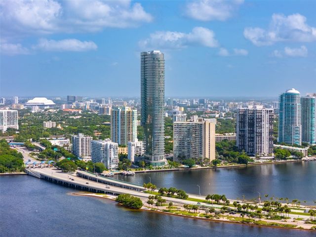 175 SE 25th Road PH4001, Miami, FL 33129