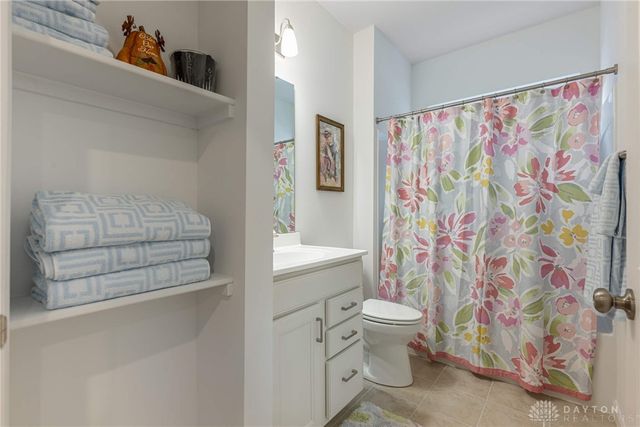 1674 Glade Valley Drive, Washington Twp, OH 45458