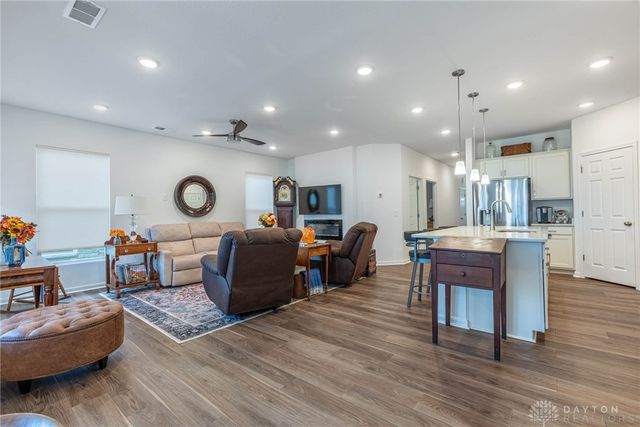 1674 Glade Valley Drive, Washington Twp, OH 45458