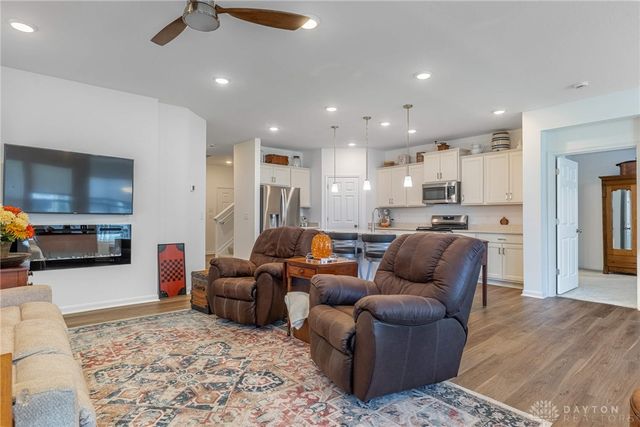 1674 Glade Valley Drive, Washington Twp, OH 45458