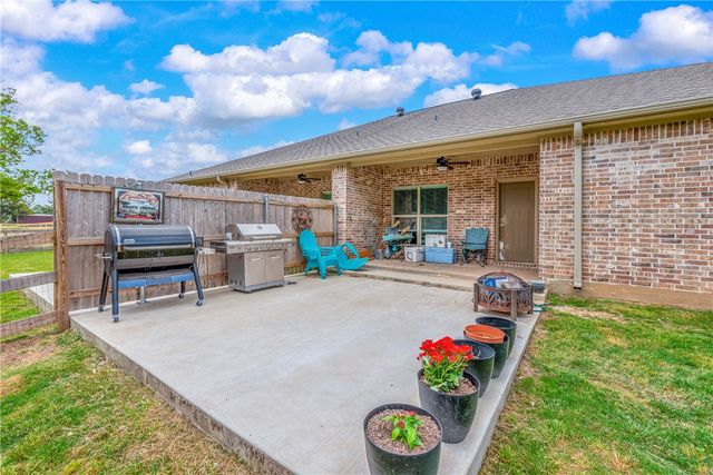 4011 Golden Eagle Drive B, Bryan, TX 77808