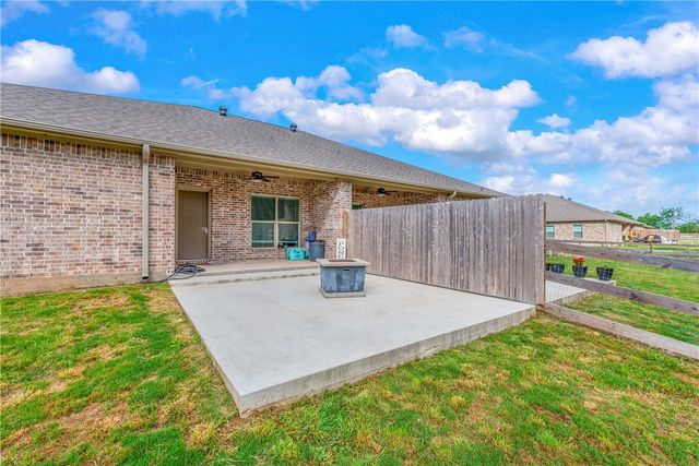 4011 Golden Eagle Drive B, Bryan, TX 77808