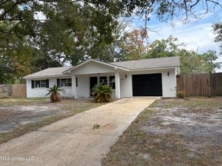 2509 Jackson Avenue, Pascagoula, MS 39567