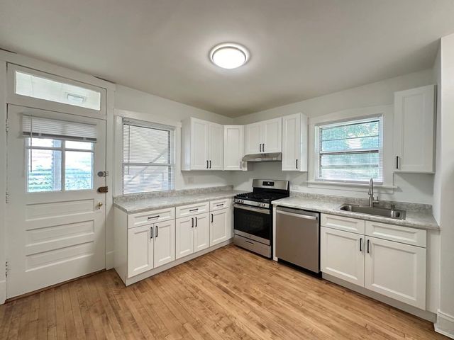 5701 N KEYSTONE Avenue 1, Chicago, IL 60646